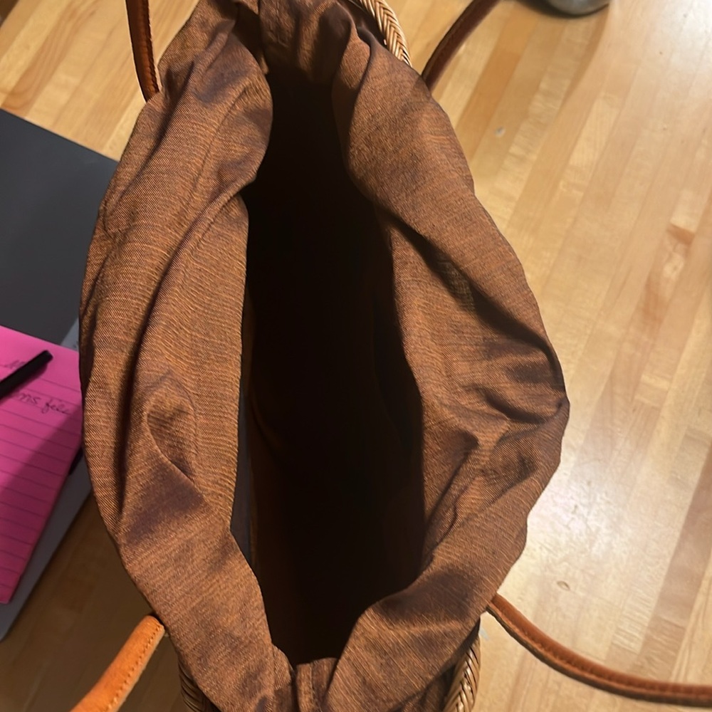 Bosum buddies like new hand bag. - Picture 6 of 9